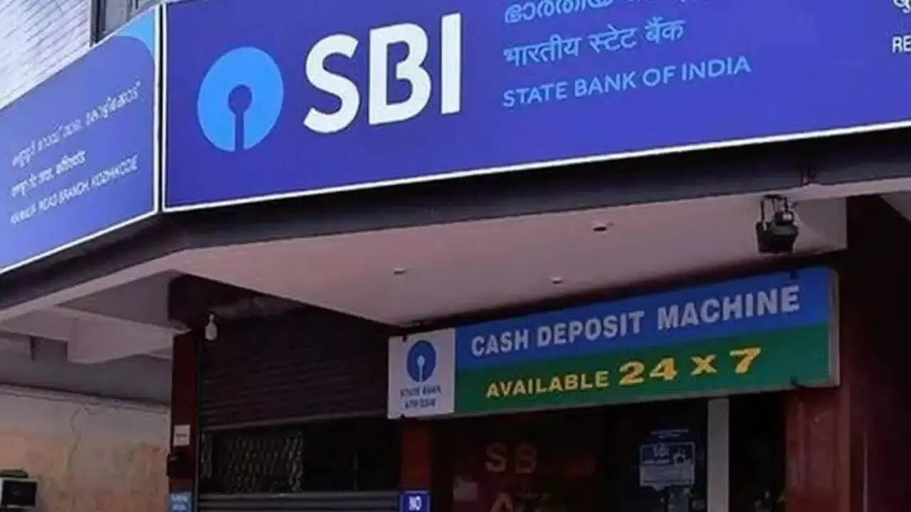 Banking Sector: భారత బ్యాంకింగ్ రంగంలో పెను మార్పులు.. మారబోతున్న ప్రధాన బ్యాంకుల సీఈవోలు Banking Sector: భారత బ్యాంకింగ్ రంగంలో పెను మార్పులు.. మారబోతున్న ప్రధాన బ్యాంకుల సీఈవోలు