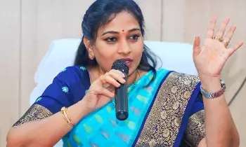 Home Minister: గణేశ్ నవరాత్రుల భద్రతపై హోంమంత్రి సమీక్ష.. ఎస్పీలతో టెలికాన్ఫరెన్స్‌లో కీలక ఆదేశాలు