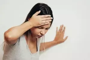 Feel Dizzy When You Suddenly Stand Up: కూర్చుని లేదా పడుకుని ఒక్కసారిగా లేచినప్పుడు తల తిరుగుతుందా.. కారణాలు, జాగ్రత్తలు ఇవే.. Feel Dizzy When You Suddenly Stand Up: కూర్చుని లేదా పడుకుని ఒక్కసారిగా లేచినప్పుడు తల తిరుగుతుందా.. కారణాలు, జాగ్రత్తలు ఇవే..
