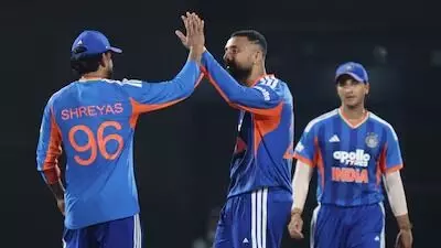 Varun Chakravarthy: వరుణ్ చక్రవర్తికి గాయం.. అఫ్గానిస్థాన్ టీ20 సిరీస్కు దూరం! Varun Chakravarthy: వరుణ్ చక్రవర్తికి గాయం.. అఫ్గానిస్థాన్ టీ20 సిరీస్కు దూరం!