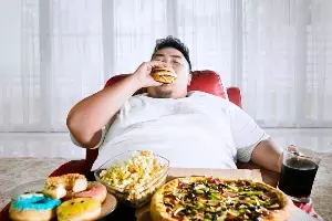 Gaining Weight but Still Nutrient Deficient: బరువు పెరిగినా పోషకాహార లోపమా? కడుపునిండా తింటున్నా విటమిన్లు ఎందుకు తగ్గుతున్నాయి? Gaining Weight but Still Nutrient Deficient: బరువు పెరిగినా పోషకాహార లోపమా? కడుపునిండా తింటున్నా విటమిన్లు ఎందుకు తగ్గుతున్నాయి?