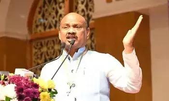Ayyanna Patrudu: దక్షిణాఫ్రికాలో ఫీనిక్స్ సెటిల్మెంట్ సందర్శన.. గాంధీ మునిమనవడితో అయ్యన్నపాత్రుడు భేటీ Ayyanna Patrudu: దక్షిణాఫ్రికాలో ఫీనిక్స్ సెటిల్మెంట్ సందర్శన.. గాంధీ మునిమనవడితో అయ్యన్నపాత్రుడు భేటీ
