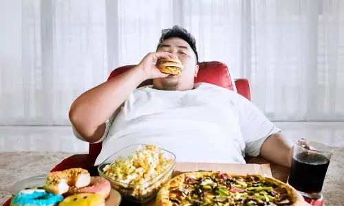 Gaining Weight but Still Nutrient Deficient: బరువు పెరిగినా పోషకాహార లోపమా? కడుపునిండా తింటున్నా విటమిన్లు ఎందుకు తగ్గుతున్నాయి? Gaining Weight but Still Nutrient Deficient: బరువు పెరిగినా పోషకాహార లోపమా? కడుపునిండా తింటున్నా విటమిన్లు ఎందుకు తగ్గుతున్నాయి?