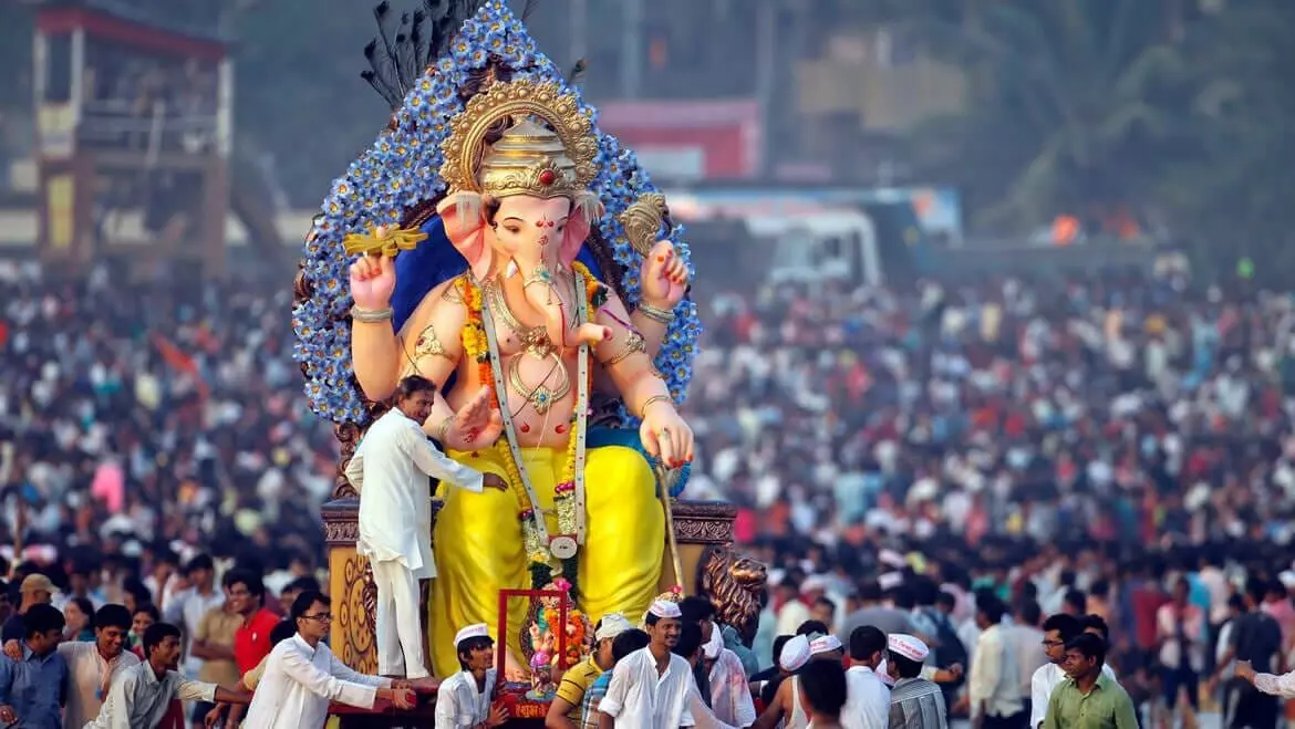 Ganesh Visarjan 2026: గణేష్ నిమజ్జనం 2026: గణపయ్యకు వీడ్కోలు పలికే వేళ.. పాటించాల్సిన ముఖ్యమైన నియమాలు, చేయకూడని పనులు ఇవే.. Ganesh Visarjan 2026: గణేష్ నిమజ్జనం 2026: గణపయ్యకు వీడ్కోలు పలికే వేళ.. పాటించాల్సిన ముఖ్యమైన నియమాలు, చేయకూడని పనులు ఇవే..
