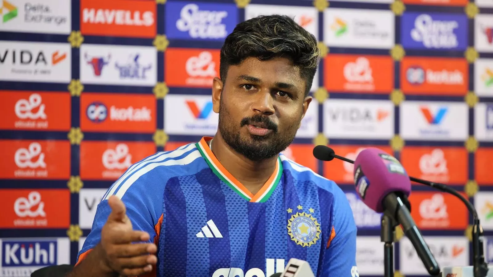 Sanju Samson: యువ ఆటగాళ్లతో పోటీపై స్పందించిన సంజు శాంసన్.. సోషల్ మీడియా ట్రోల్స్కు అదిరిపోయే రిప్లై! Sanju Samson: యువ ఆటగాళ్లతో పోటీపై స్పందించిన సంజు శాంసన్.. సోషల్ మీడియా ట్రోల్స్కు అదిరిపోయే రిప్లై!