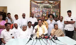 TTD: టీటీడీ ఉద్యోగుల హౌస్ సైట్ల సమస్యకు పరిష్కారం దిశగా కీలక అడుగు TTD: టీటీడీ ఉద్యోగుల హౌస్ సైట్ల సమస్యకు పరిష్కారం దిశగా కీలక అడుగు