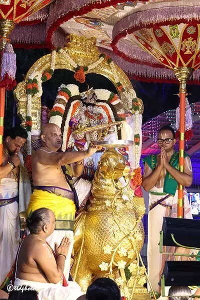 Sri Malayappa Swamy: హంస వాహనంపై సరస్వతి అమ్మవారి అలంకారంలో శ్రీ మలయప్ప Sri Malayappa Swamy: హంస వాహనంపై సరస్వతి అమ్మవారి అలంకారంలో శ్రీ మలయప్ప