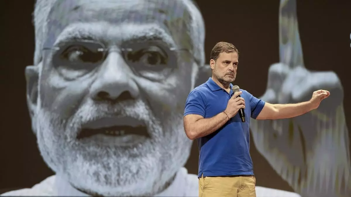Rahul Gandhi: యూపీఐ ఛార్జీలపై రాహుల్ గాంధీ విమర్శలను ప్రశ్నించిన ప్రభుత్వం - కాంగ్రెస్ ఎంపీలు ప్యానెల్లో ఆమోదించారని వెల్లడి Rahul Gandhi: యూపీఐ ఛార్జీలపై రాహుల్ గాంధీ విమర్శలను ప్రశ్నించిన ప్రభుత్వం - కాంగ్రెస్ ఎంపీలు ప్యానెల్లో ఆమోదించారని వెల్లడి