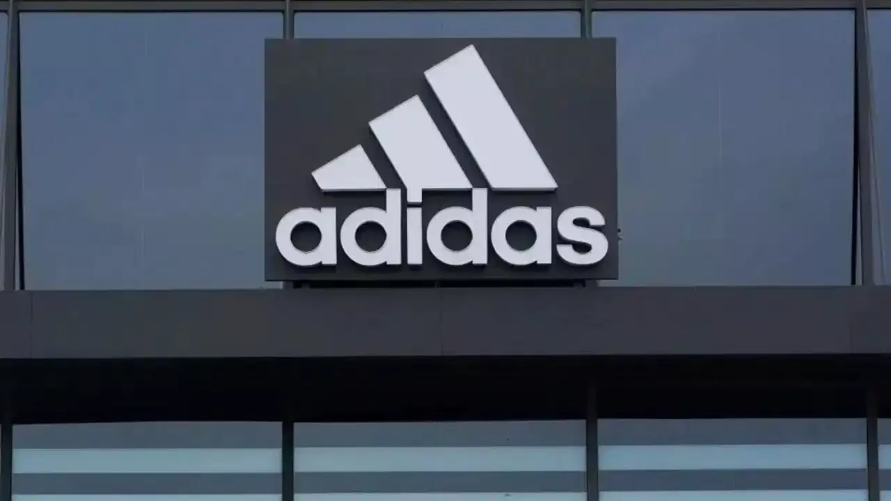 Adidas Layoffs: ప్రముఖ స్పోర్ట్స్ బ్రాండ్ అడిడాస్ సంచలనం.. 50 శాతం మంది ఉద్యోగుల తొలగింపు Adidas Layoffs: ప్రముఖ స్పోర్ట్స్ బ్రాండ్ అడిడాస్ సంచలనం.. 50 శాతం మంది ఉద్యోగుల తొలగింపు