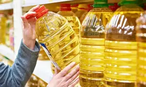Cooking Oil: పండుగలకు ముందు శుభవార్త.. త్వరలో తగ్గనున్న వంట నూనెల ధరలు Cooking Oil: పండుగలకు ముందు శుభవార్త.. త్వరలో తగ్గనున్న వంట నూనెల ధరలు