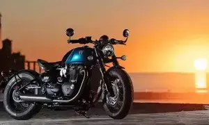 Triumph: రాయల్ ఎన్ ఫీల్డ్ క్లాసిక్ 350కి గట్టి పోటీ..దీపావళికి మార్కెట్లోకి రానున్న ట్రయంఫ్ కొత్త బైక్ Triumph: రాయల్ ఎన్ ఫీల్డ్ క్లాసిక్ 350కి గట్టి పోటీ..దీపావళికి మార్కెట్లోకి రానున్న ట్రయంఫ్ కొత్త బైక్