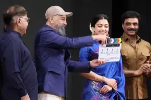 MS Subbulakshmi Biopic: ఎంఎస్ సుబ్బులక్ష్మి బయోపిక్ ప్రారంభం.. రష్మిక తొలి షాట్కు కమల్ హాసన్ క్లాప్ MS Subbulakshmi Biopic: ఎంఎస్ సుబ్బులక్ష్మి బయోపిక్ ప్రారంభం.. రష్మిక తొలి షాట్కు కమల్ హాసన్ క్లాప్