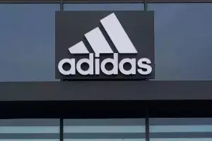 Adidas Layoffs: ప్రముఖ స్పోర్ట్స్ బ్రాండ్ అడిడాస్ సంచలనం.. 50 శాతం మంది ఉద్యోగుల తొలగింపు Adidas Layoffs: ప్రముఖ స్పోర్ట్స్ బ్రాండ్ అడిడాస్ సంచలనం.. 50 శాతం మంది ఉద్యోగుల తొలగింపు