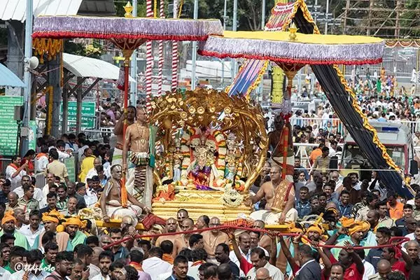 Sri Malayappa Swamy: కల్పవృక్ష వాహనంపై గోవుల గోపన్న అలంకారంలో శ్రీమలయప్ప Sri Malayappa Swamy: కల్పవృక్ష వాహనంపై గోవుల గోపన్న అలంకారంలో శ్రీమలయప్ప