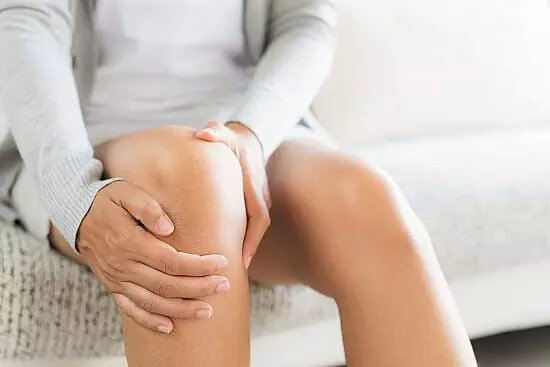 Fatigue and Joint Pain: అలసట, కీళ్ల నొప్పులా? మీ రోగనిరోధక వ్యవస్థే మీపై దాడి చేస్తోందా? ఈ సంకేతాలను అస్సలు విస్మరించకండి.. Fatigue and Joint Pain: అలసట, కీళ్ల నొప్పులా? మీ రోగనిరోధక వ్యవస్థే మీపై దాడి చేస్తోందా? ఈ సంకేతాలను అస్సలు విస్మరించకండి..