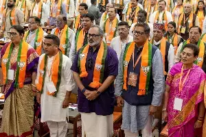 BJP: బీజేపీ కొత్త జట్టు.. మార్పులకు తెరలేపిన అధిష్ఠానం BJP: బీజేపీ కొత్త జట్టు.. మార్పులకు తెరలేపిన అధిష్ఠానం