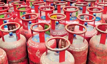 Deepam-2 Subsidy: నిర్ణీత తేదీన దీపం-2 రాయితీ లబ్ధిదారుల ఖాతాల్లో జమ