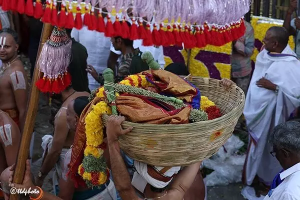 Srivari Garuda Seva: శ్రీవారి గరుడసేవకు శ్రీవిల్లిపుత్తూరు గోదాదేవి మాలలు Srivari Garuda Seva: శ్రీవారి గరుడసేవకు శ్రీవిల్లిపుత్తూరు గోదాదేవి మాలలు