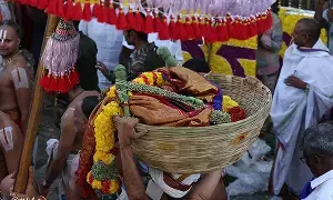 Srivari Garuda Seva: శ్రీవారి గరుడసేవకు శ్రీవిల్లిపుత్తూరు గోదాదేవి మాలలు Srivari Garuda Seva: శ్రీవారి గరుడసేవకు శ్రీవిల్లిపుత్తూరు గోదాదేవి మాలలు
