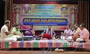 Srivari Brahmotsavams: తిరుపతిలో వెల్లివిరిసిన బ్రహ్మోత్సవాల సాంస్కృతిక శోభ Srivari Brahmotsavams: తిరుపతిలో వెల్లివిరిసిన బ్రహ్మోత్సవాల సాంస్కృతిక శోభ