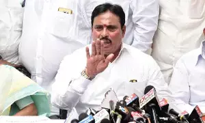 High Court: ఖైరతాబాద్లో ఉప ఎన్నిక తప్పదు.. దానం నాగేందర్పై హైకోర్టు అనర్హత వేటు High Court: ఖైరతాబాద్లో ఉప ఎన్నిక తప్పదు.. దానం నాగేందర్పై హైకోర్టు అనర్హత వేటు