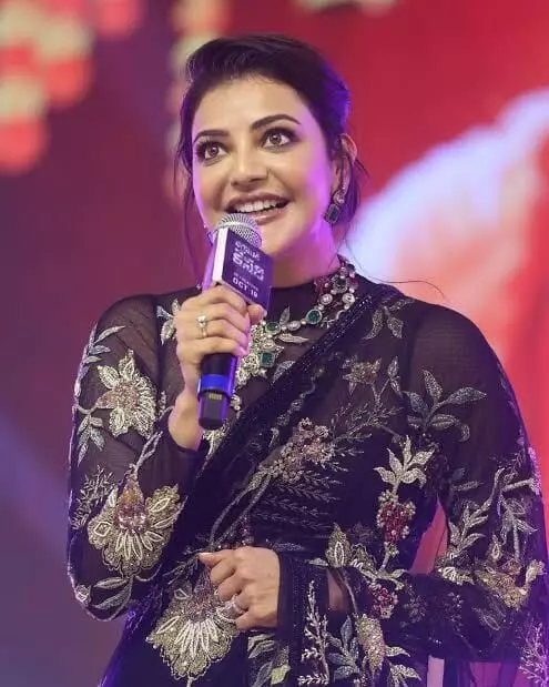 Kajal Aggarwal: రీల్స్ చూసి నిజ జీవితాలను పోల్చుకోవద్దు.. పెళ్లిళ్లు, విడాకులపై సోషల్ మీడియా ప్రభావంపై కాజల్.. Kajal Aggarwal: రీల్స్ చూసి నిజ జీవితాలను పోల్చుకోవద్దు.. పెళ్లిళ్లు, విడాకులపై సోషల్ మీడియా ప్రభావంపై కాజల్..