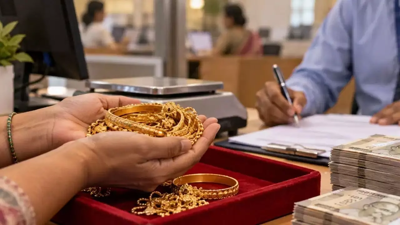 Gold Loan: ఇల్లు లేదా ప్రాపర్టీ లోన్లొద్దు.. నేటి యువత గోల్డ్ లోన్ల వైపే ఎందుకు మొగ్గు చూపుతోంది? Gold Loan: ఇల్లు లేదా ప్రాపర్టీ లోన్లొద్దు.. నేటి యువత గోల్డ్ లోన్ల వైపే ఎందుకు మొగ్గు చూపుతోంది?