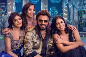 Adarsha Kutumbam: ఆదర్శ కుటుంబం ఫస్ట్ సాంగ్లో ముగ్గురు హీరోయిన్లు.. సెప్టెంబర్ 22 నుంచి మ్యూజిక్ ప్రమోషన్స్! Adarsha Kutumbam: ఆదర్శ కుటుంబం ఫస్ట్ సాంగ్లో ముగ్గురు హీరోయిన్లు.. సెప్టెంబర్ 22 నుంచి మ్యూజిక్ ప్రమోషన్స్!