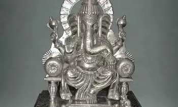 Silver Ganesha Idol at Home: ఇంట్లో వెండి వినాయకుడి విగ్రహం ఉందా? సరైన దిశ, నిత్య పూజా విధానం ఇవే..