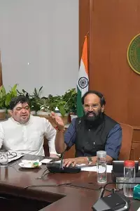Minister Uttam: ప్రాజెక్టులకు భూసేకరణ వేగం పెంచాలి.. రైతులకు ₹813 కోట్లు వెంటనే చెల్లించాలి: మంత్రి ఉత్తమ్ Minister Uttam: ప్రాజెక్టులకు భూసేకరణ వేగం పెంచాలి.. రైతులకు ₹813 కోట్లు వెంటనే చెల్లించాలి: మంత్రి ఉత్తమ్