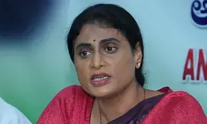 YS Sharmila: సోషల్మీడియా రూమర్లు కట్టుకథలే.. కుమార్తె వివాహంతో రాజకీయాలు చేయను: వైఎస్ షర్మిల YS Sharmila: సోషల్మీడియా రూమర్లు కట్టుకథలే.. కుమార్తె వివాహంతో రాజకీయాలు చేయను: వైఎస్ షర్మిల