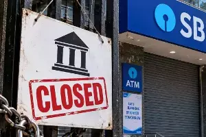 Bank Strike: వారానికి 5 రోజులే పని.. సెప్టెంబర్ 28 నుంచి దేశవ్యాప్తంగా బ్యాంకులు బంద్ ? Bank Strike: వారానికి 5 రోజులే పని.. సెప్టెంబర్ 28 నుంచి దేశవ్యాప్తంగా బ్యాంకులు బంద్ ?
