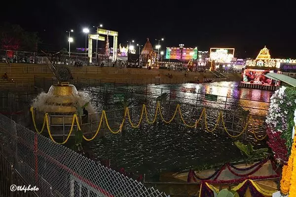 Salakatla Brahmotsavams: సాలకట్ల బ్రహ్మోత్సవాలు... చక్రస్నానానికి పటిష్ట ఏర్పాట్లు Salakatla Brahmotsavams: సాలకట్ల బ్రహ్మోత్సవాలు... చక్రస్నానానికి పటిష్ట ఏర్పాట్లు
