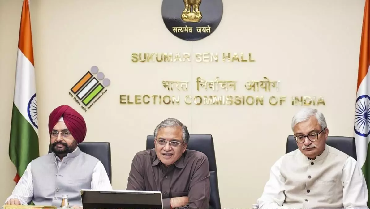 ECI: ఎన్నికల సంఘంలో అంతర్గత విభేదాలు సాధారణమే.. అన్ని నిర్ణయాలు ఏకగ్రీవంగానే: ఈసీఐ ECI: ఎన్నికల సంఘంలో అంతర్గత విభేదాలు సాధారణమే.. అన్ని నిర్ణయాలు ఏకగ్రీవంగానే: ఈసీఐ