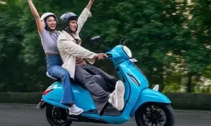 Bajaj Chetak: దిగ్గజ బైక్లను వెనక్కి నెట్టిన బజాజ్ చేతక్ ఎలక్ట్రిక్ స్కూటర్.. ఆగస్టులో రికార్డ్ విక్రయాలు Bajaj Chetak: దిగ్గజ బైక్లను వెనక్కి నెట్టిన బజాజ్ చేతక్ ఎలక్ట్రిక్ స్కూటర్.. ఆగస్టులో రికార్డ్ విక్రయాలు