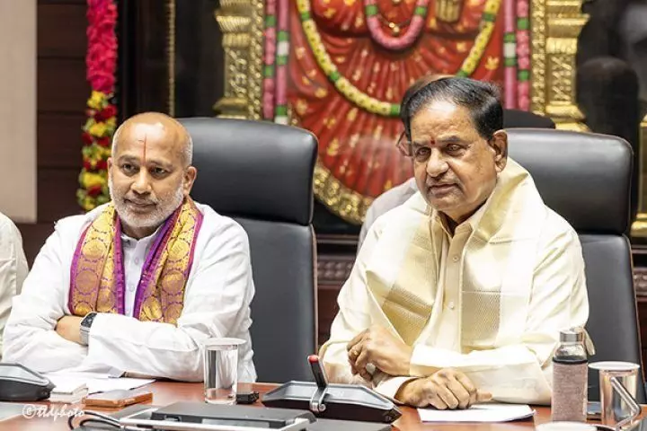 Srivari Salakatla Brahmotsavams: సమిష్టి కృషితో శ్రీవారి సాలకట్ల బ్రహ్మోత్సవాలు విజయవంతం Srivari Salakatla Brahmotsavams: సమిష్టి కృషితో శ్రీవారి సాలకట్ల బ్రహ్మోత్సవాలు విజయవంతం