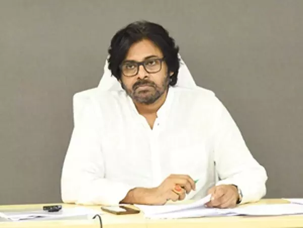 Deputy CM Pawan Kalyan: కాకినాడలో భారీ వర్షాలపై డిప్యూటీ సీఎం పవన్ కళ్యాణ్ సమీక్ష – అప్రమత్తంగా ఉండాలని ఆదేశాలు Deputy CM Pawan Kalyan: కాకినాడలో భారీ వర్షాలపై డిప్యూటీ సీఎం పవన్ కళ్యాణ్ సమీక్ష – అప్రమత్తంగా ఉండాలని ఆదేశాలు