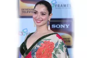 Tamannaah Bhatia: ‘ది వ్వాన్’తో మరోసారి బాక్సాఫీస్ పరీక్షను ఎదుర్కోనున్న తమన్నా Tamannaah Bhatia: ‘ది వ్వాన్’తో మరోసారి బాక్సాఫీస్ పరీక్షను ఎదుర్కోనున్న తమన్నా