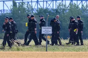 Russia: రష్యా షాడో వార్తో యూరప్ను భయపెడుతోంది… ఉక్రెయిన్ యుద్ధం మరింత విస్తరించే ప్రమాదం Russia: రష్యా షాడో వార్తో యూరప్ను భయపెడుతోంది… ఉక్రెయిన్ యుద్ధం మరింత విస్తరించే ప్రమాదం