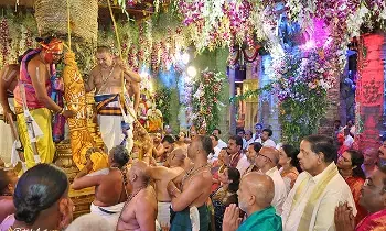 Salakatla Brahmotsavams: తిరుమలలో ముగిసిన శ్రీవారి సాలకట్ల బ్రహ్మోత్సవాలు.. ధ్వజావరోహణంతో ఉత్సవాలకు ముగింపు Salakatla Brahmotsavams: తిరుమలలో ముగిసిన శ్రీవారి సాలకట్ల బ్రహ్మోత్సవాలు.. ధ్వజావరోహణంతో ఉత్సవాలకు ముగింపు