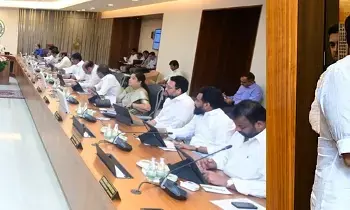 AP Cabinet Decision: మచిలీపట్నంలో రూ.8 వేల కోట్ల నౌకా నిర్మాణ కేంద్రం.. మంత్రిమండలి కీలక నిర్ణయాలు