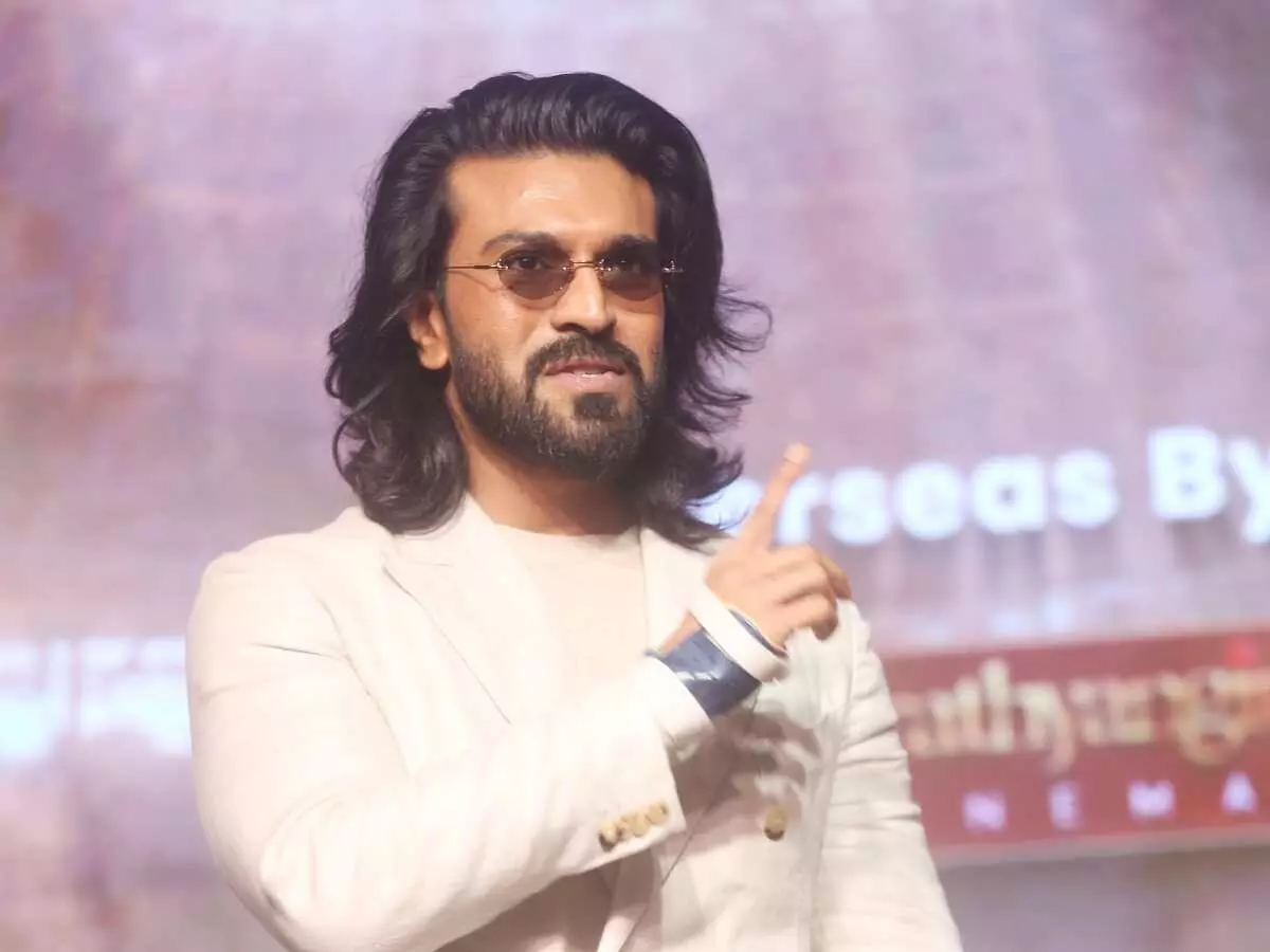Ram Charan: రామ్ చరణ్కు మళ్లీ వైద్య పరీక్షలు.. మణికట్టులో రాడ్లు తొలగింపు Ram Charan: రామ్ చరణ్కు మళ్లీ వైద్య పరీక్షలు.. మణికట్టులో రాడ్లు తొలగింపు