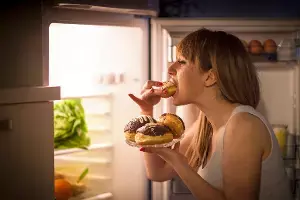 Hungry Again Right After Eating: తిన్న వెంటనే మళ్లీ ఆకలి వేస్తోందా? అయితే ఈ ఆరోగ్య సమస్యలే కారణం.. Hungry Again Right After Eating: తిన్న వెంటనే మళ్లీ ఆకలి వేస్తోందా? అయితే ఈ ఆరోగ్య సమస్యలే కారణం..