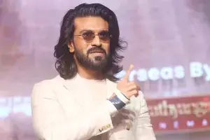 Ram Charan: రామ్ చరణ్కు మళ్లీ వైద్య పరీక్షలు.. మణికట్టులో రాడ్లు తొలగింపు Ram Charan: రామ్ చరణ్కు మళ్లీ వైద్య పరీక్షలు.. మణికట్టులో రాడ్లు తొలగింపు
