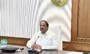Minister Tummala: ఆయిల్పామ్ రైతులకు రక్షణ కల్పించాలి: మంత్రి తుమ్మల Minister Tummala: ఆయిల్పామ్ రైతులకు రక్షణ కల్పించాలి: మంత్రి తుమ్మల