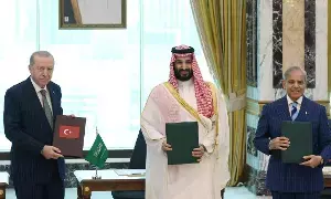 Saudi Arabia: హౌతీ దాడుల నేపథ్యంలో సౌదీ అరేబియా రక్షణకు పాకిస్తాన్, టర్కీ సహాయం Saudi Arabia: హౌతీ దాడుల నేపథ్యంలో సౌదీ అరేబియా రక్షణకు పాకిస్తాన్, టర్కీ సహాయం