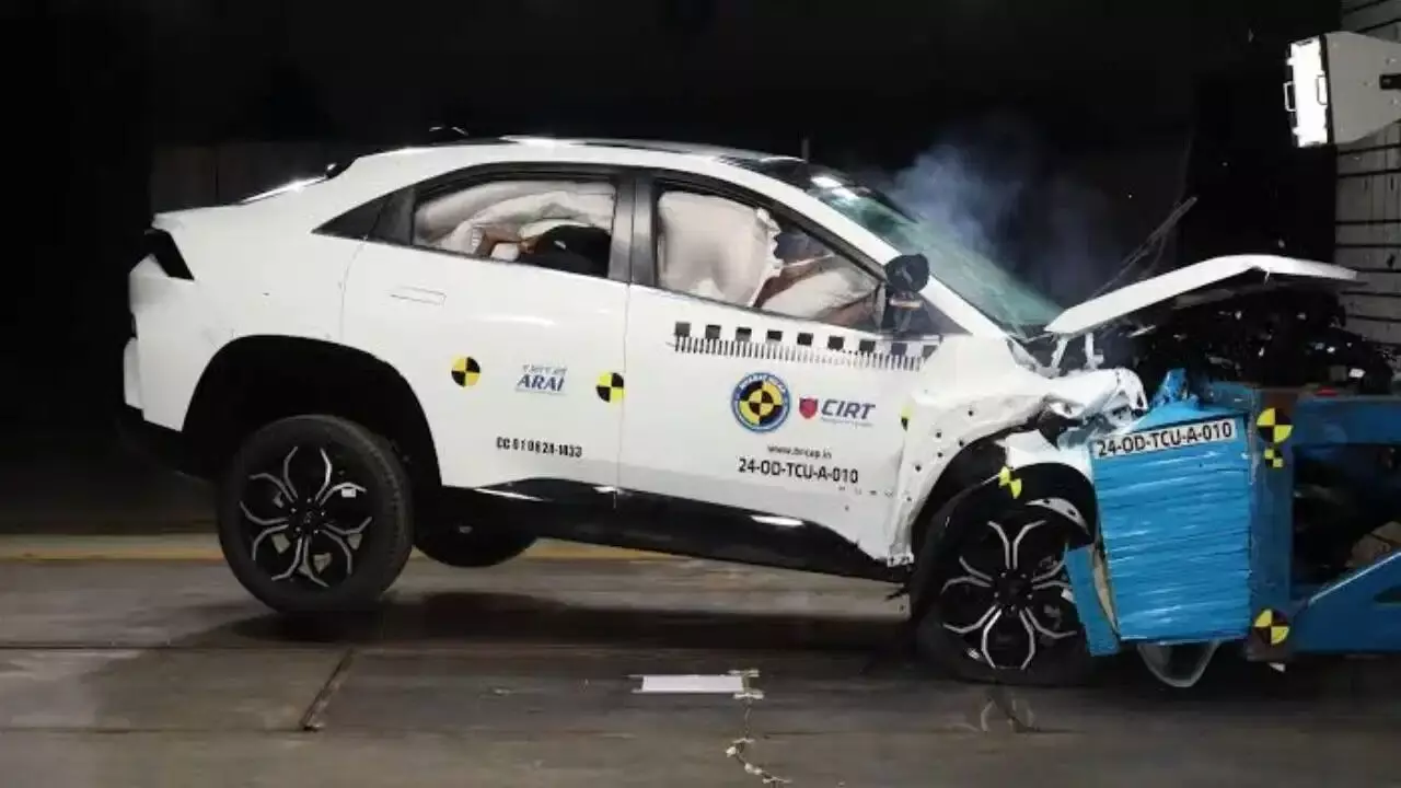Bharat NCAP 2.0: కారు కొనేవారికి అలర్ట్.. 2027 నుంచి మరింత కఠినంగా మారనున్న సేఫ్టీ టెస్ట్ రూల్స్ Bharat NCAP 2.0: కారు కొనేవారికి అలర్ట్.. 2027 నుంచి మరింత కఠినంగా మారనున్న సేఫ్టీ టెస్ట్ రూల్స్