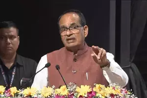 Shivraj Singh Chouhan: కర్ణాటక, మహారాష్ట్రకు కేంద్ర కరువు అంచనా బృందాలు: శివరాజ్ సింగ్ చౌహాన్ Shivraj Singh Chouhan: కర్ణాటక, మహారాష్ట్రకు కేంద్ర కరువు అంచనా బృందాలు: శివరాజ్ సింగ్ చౌహాన్