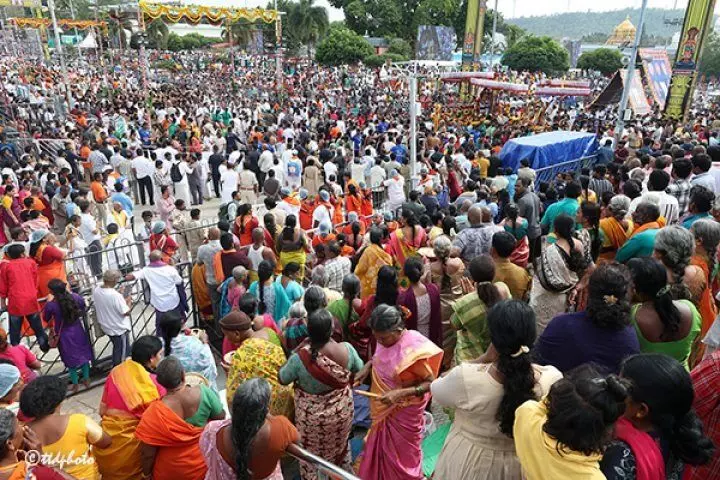 Tirumala VIP Break Darshan: అక్టోబర్ 1, 5 తేదీల్లో తిరుమలలో బ్రేక్ దర్శనాలు రద్దు Tirumala VIP Break Darshan: అక్టోబర్ 1, 5 తేదీల్లో తిరుమలలో బ్రేక్ దర్శనాలు రద్దు
