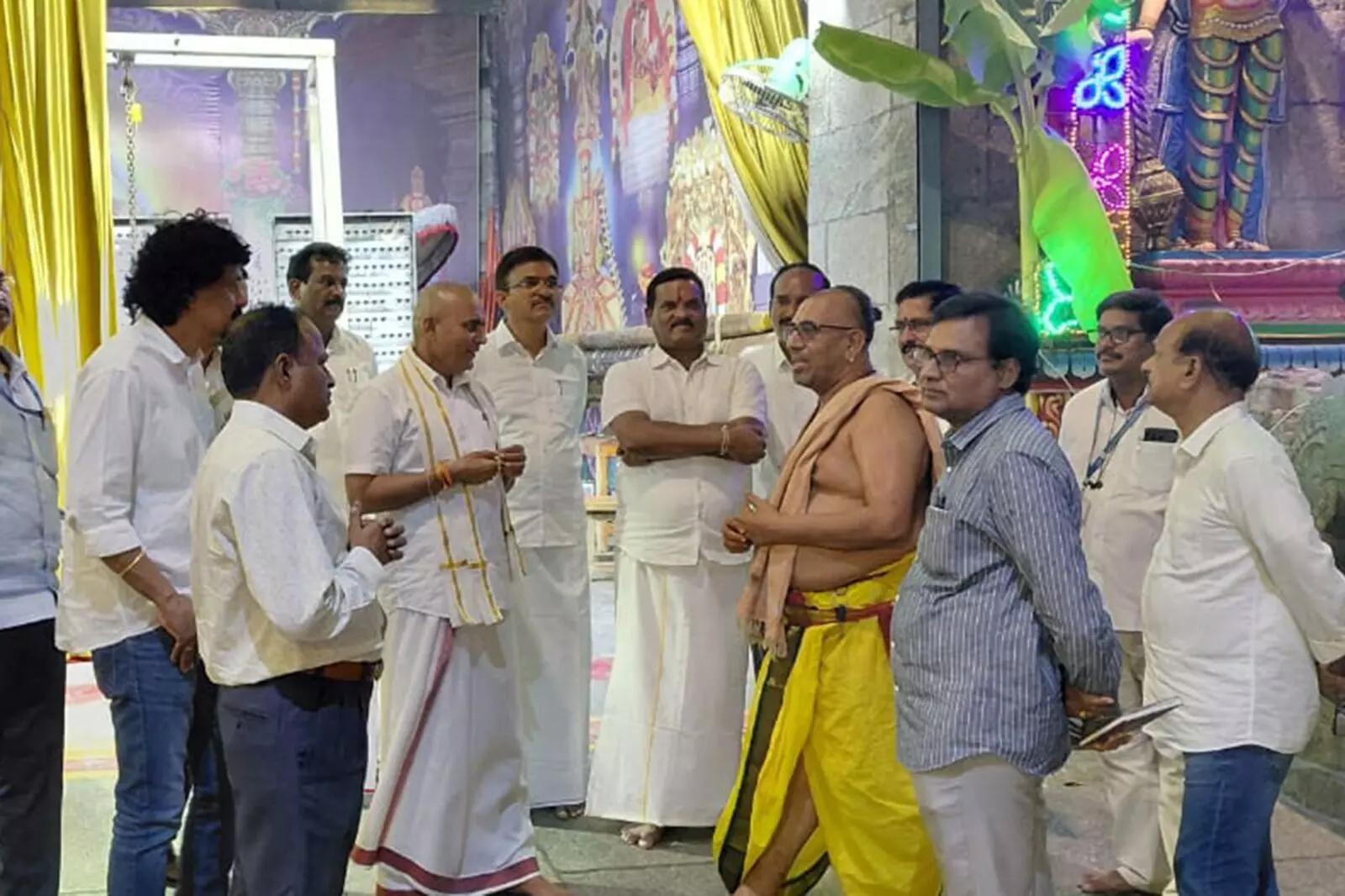 Tiruchanoor Karthika Brahmotsavams: తిరుచానూరు కార్తీక బ్రహ్మోత్సవాలకు తిరుమల తరహాలో విద్యుత్ అలంకరణలు Tiruchanoor Karthika Brahmotsavams: తిరుచానూరు కార్తీక బ్రహ్మోత్సవాలకు తిరుమల తరహాలో విద్యుత్ అలంకరణలు